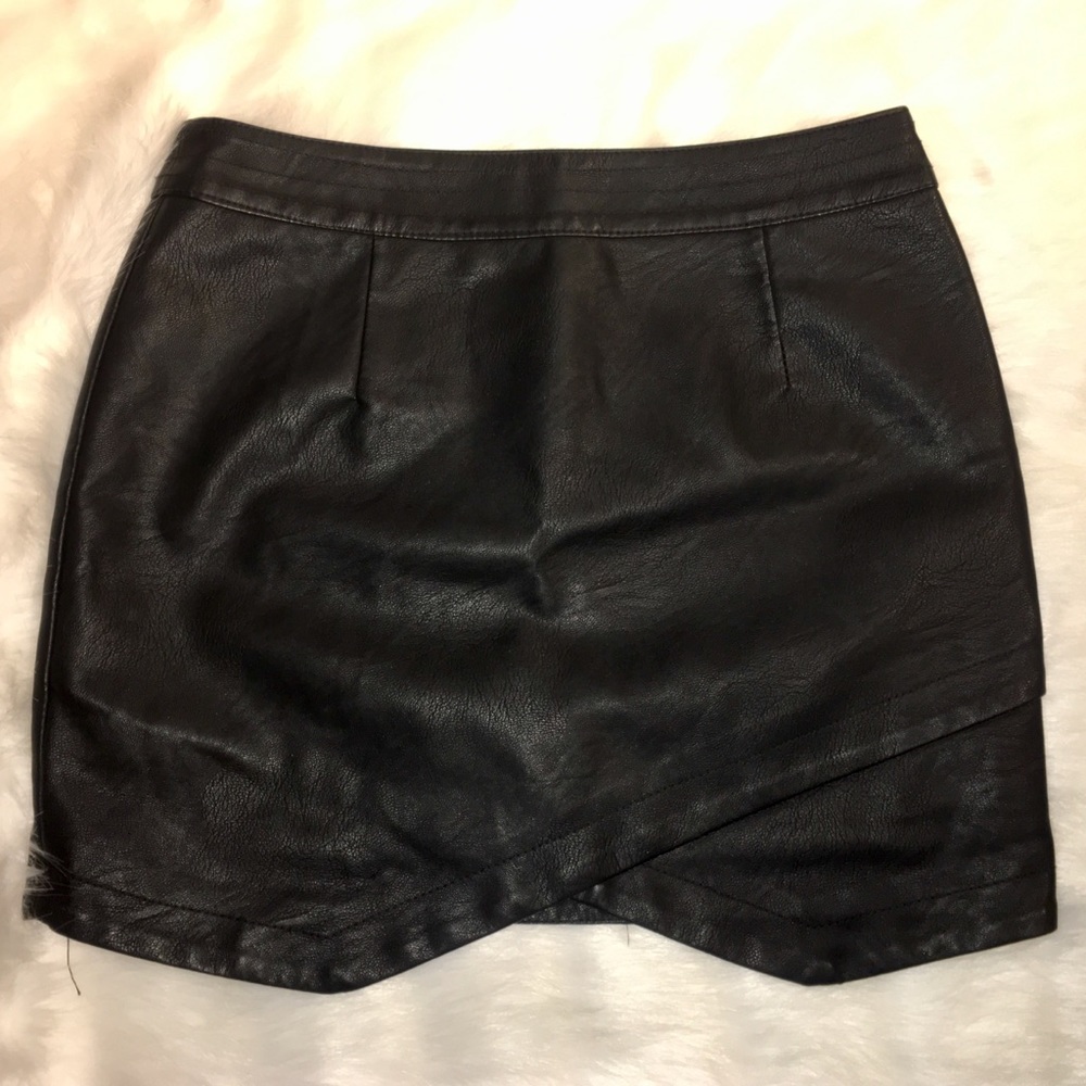NWT BB Dakota Leather Mini Skirt